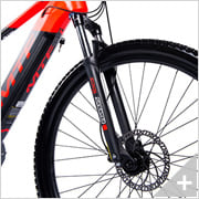 Bicicletta elettrica Mountain e-Bike CANYON 5.2 particolare cerchio anteriore